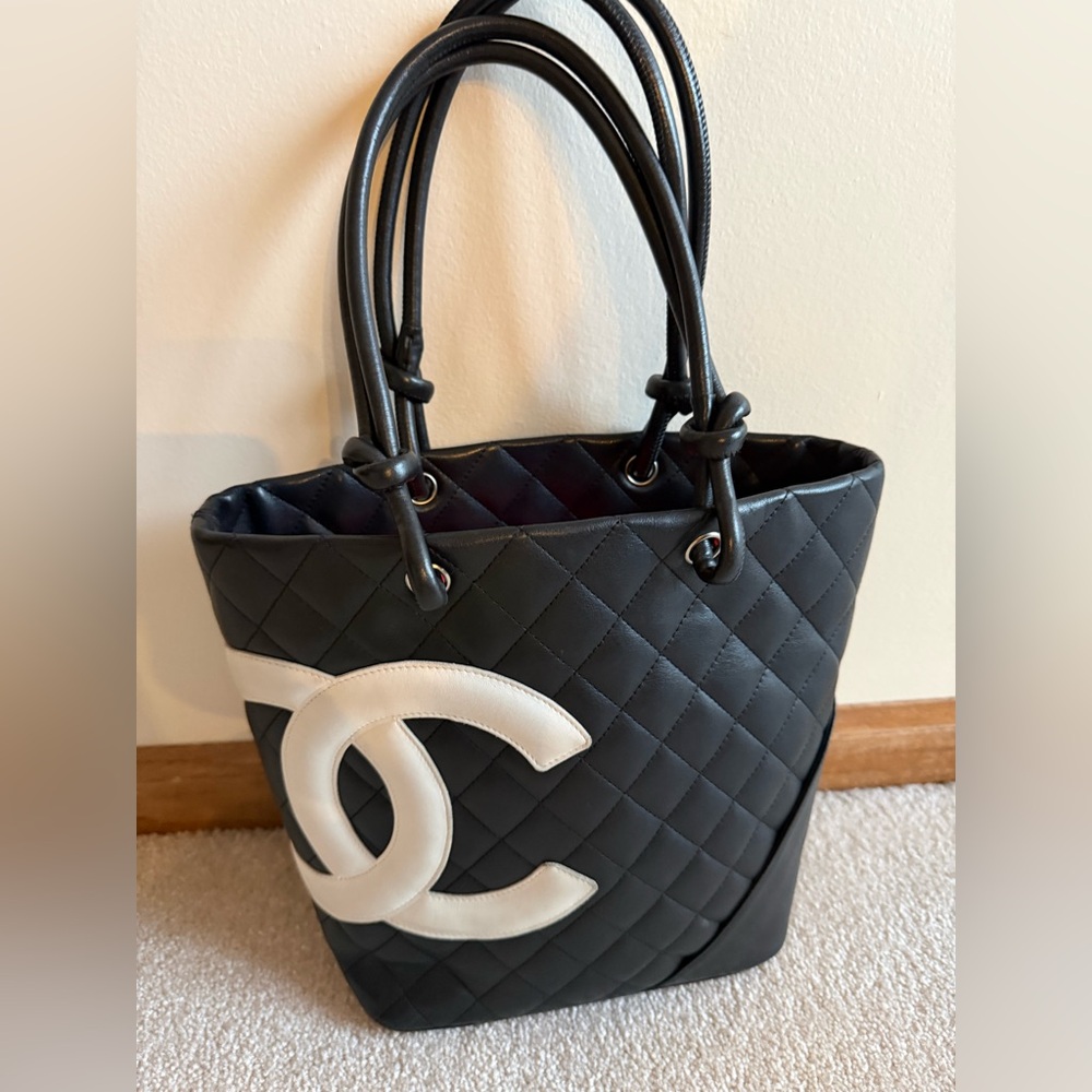 💥SOLD💥Chanel Black Cambon Shoulder Tall Tote Authentic